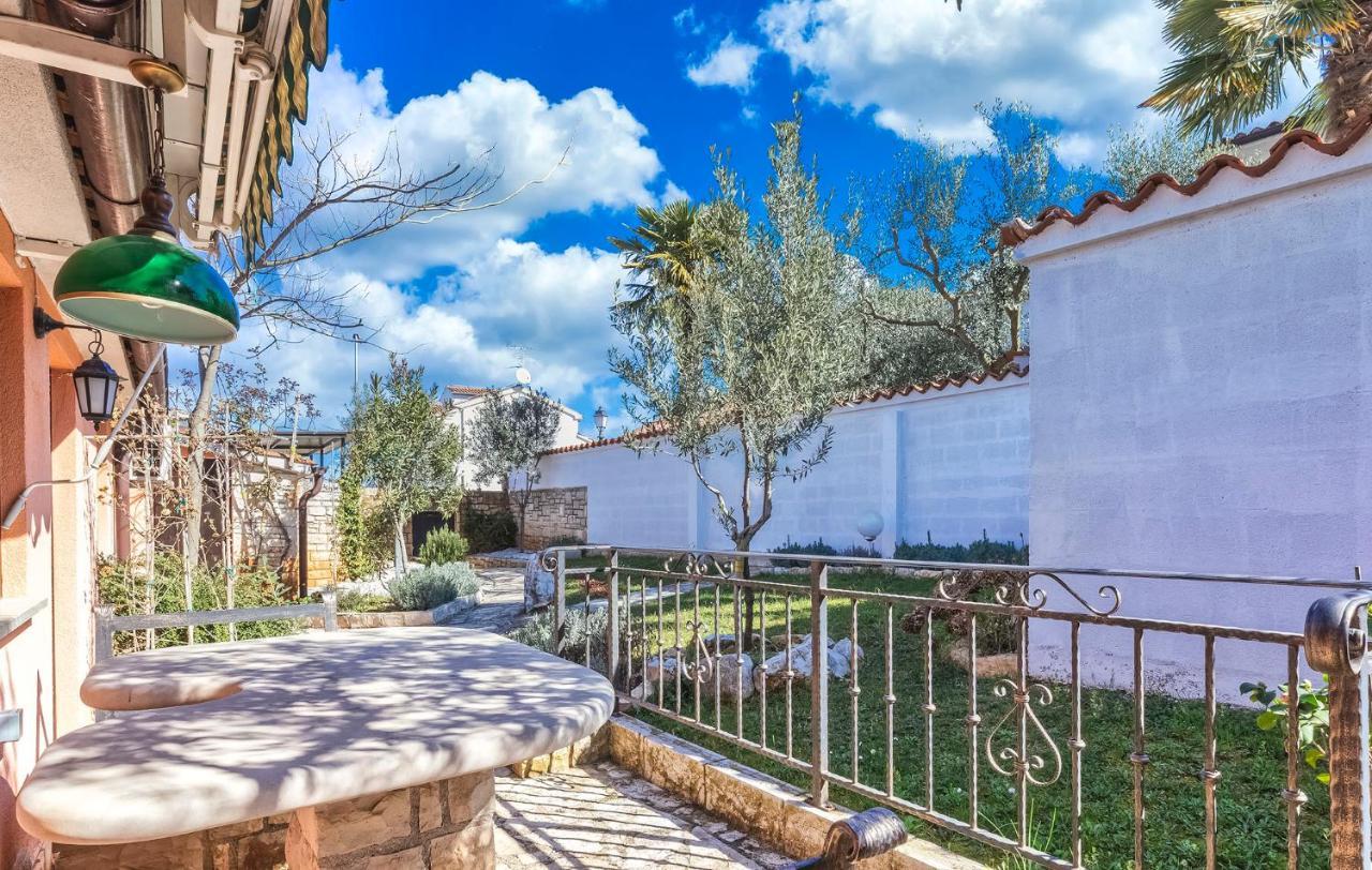 Oasi Apartment Пореч Екстериор снимка